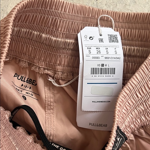 NWT - Pull & Bear - Women's Dusty Pink Satin Boxing Shorts - Picture 2 of 10